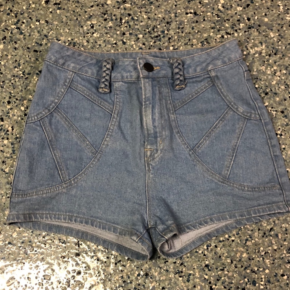 BDG hi-waisted denim shorts size 27